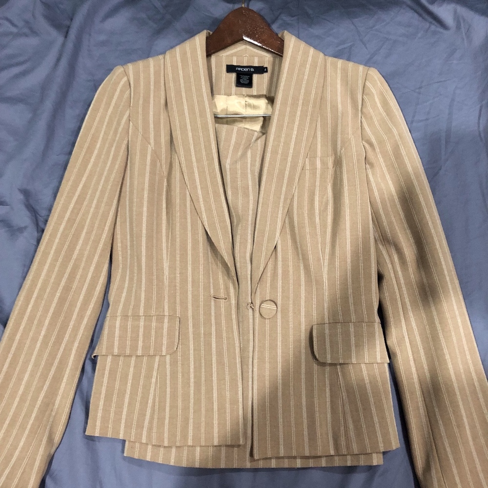 Arden B Size 4 Tan Suit Jacket and Skirt